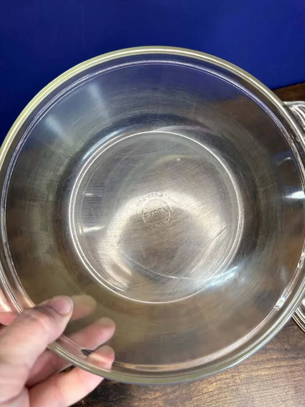 VTG Pyrex Clear Glass Casserole Dish with Floral Etched Lid and Metal Cradle
